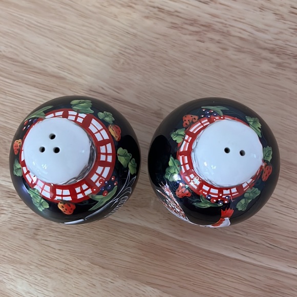 Vintage Chicken/Rooster Black Decorated Salt & Pepper Shakers Bella Casa by Ganz - Picture 5 of 13